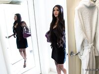 Black Chippy Diamond Jackson Keeps Her Stockings Legs