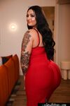 Chubby Brunette Roxanne Roselle Gets Her Eager Cunt