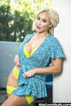 Short-haired Housewife Ryan Keely Enjoys Her Own Company