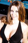 Sultry Chick Erica Campbell Is Fooling Around Shaking