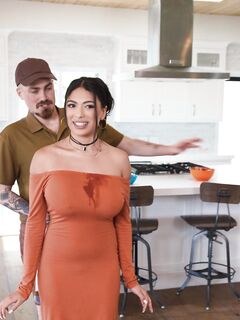 Exotic Brunette Reyna Belle Pleasures Tattooed