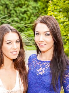 Angelik Duval And Tiffany Doll Love To Show
